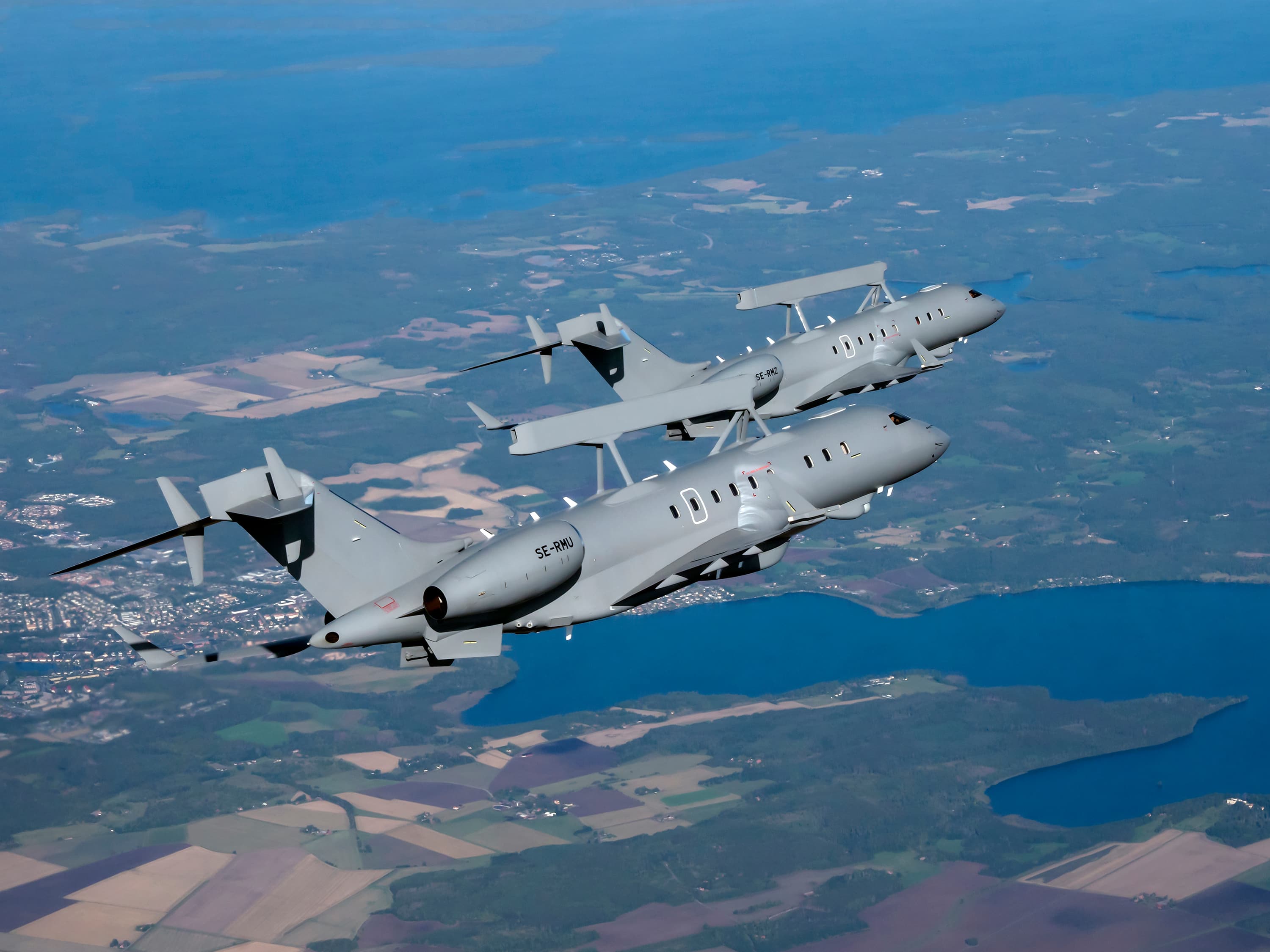 Deux appareils GlobalEye AEW&C, développés par Saab